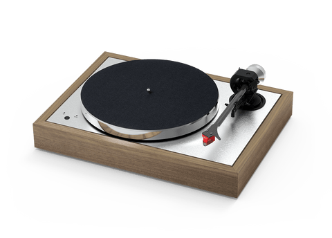 Pro-Ject The Classic EVO Turntable with Sumiko Moonstone Cartridge